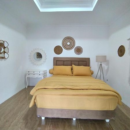Villa Kota Bunga Malini 7 Cinengangirang Eksteriør billede