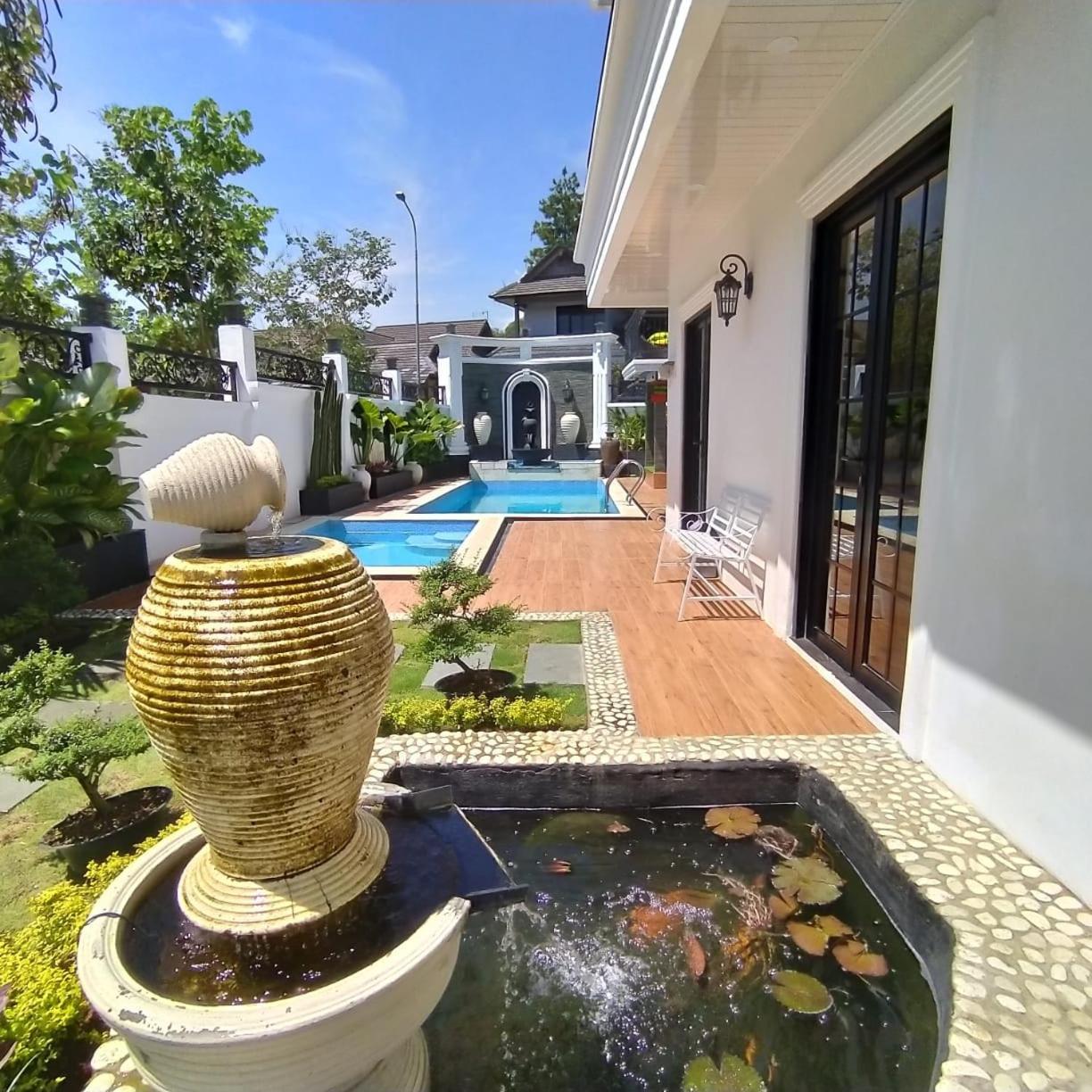 Villa Kota Bunga Malini 7 Cinengangirang Eksteriør billede