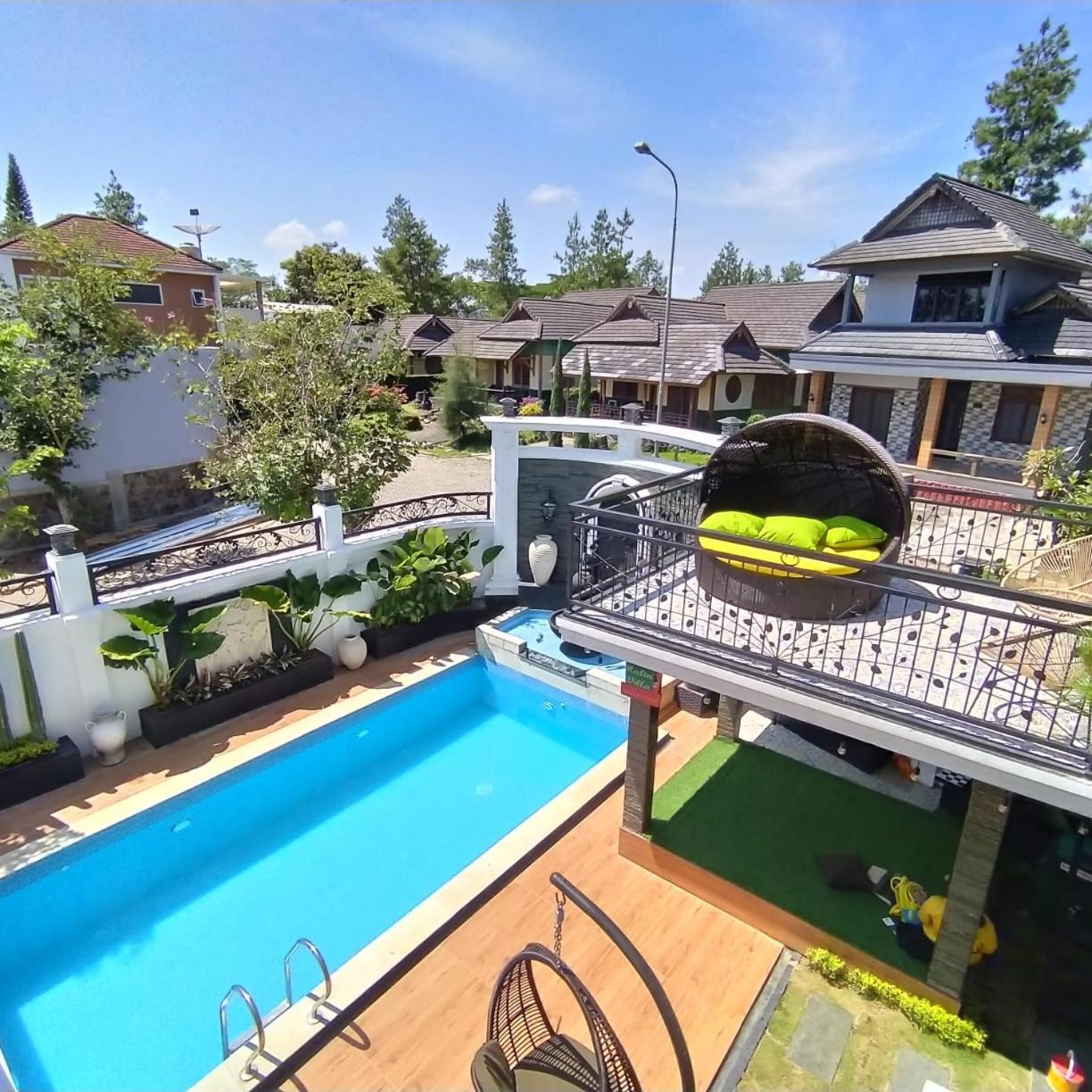 Villa Kota Bunga Malini 7 Cinengangirang Eksteriør billede